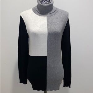 Calvin Klein Gray, Black and White Long Sleeve Knit Size Medium